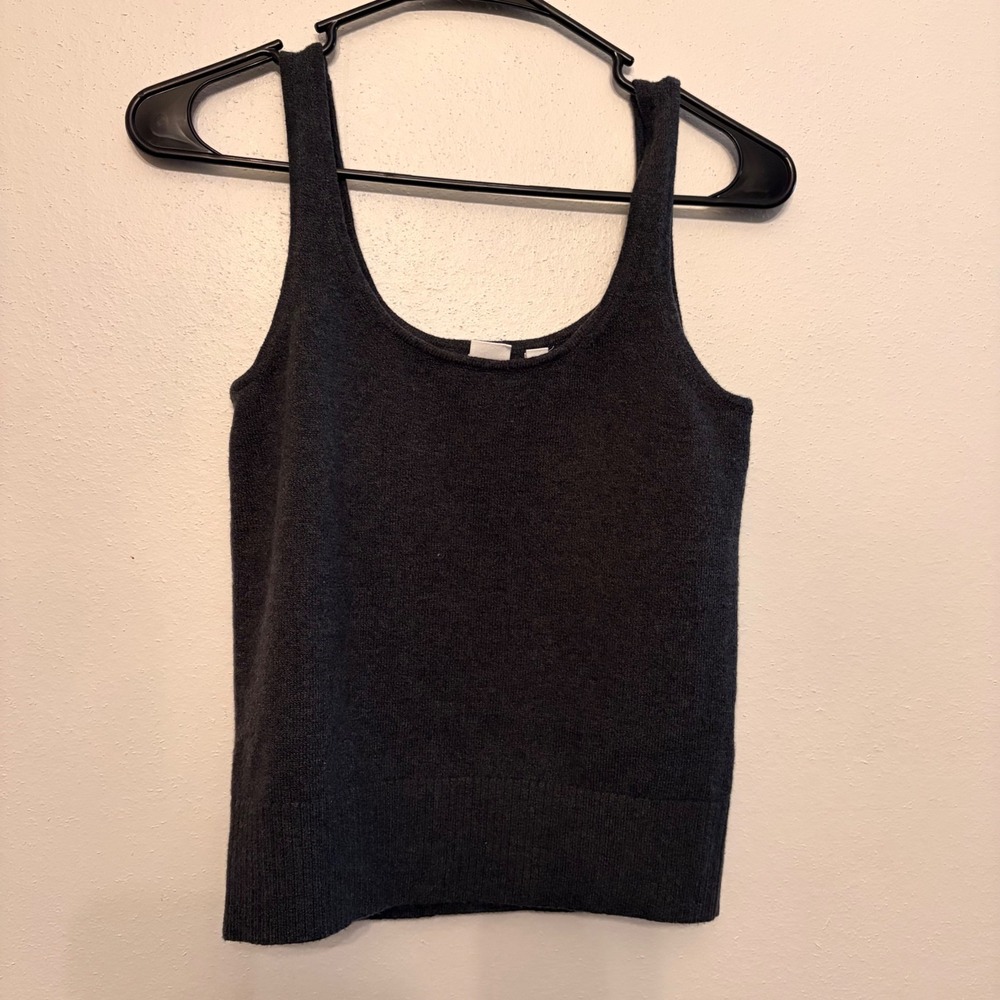 Gap Knit Tank Top Womens XS Charcoal Grey Scoop Neck Sleeveless CASUAL